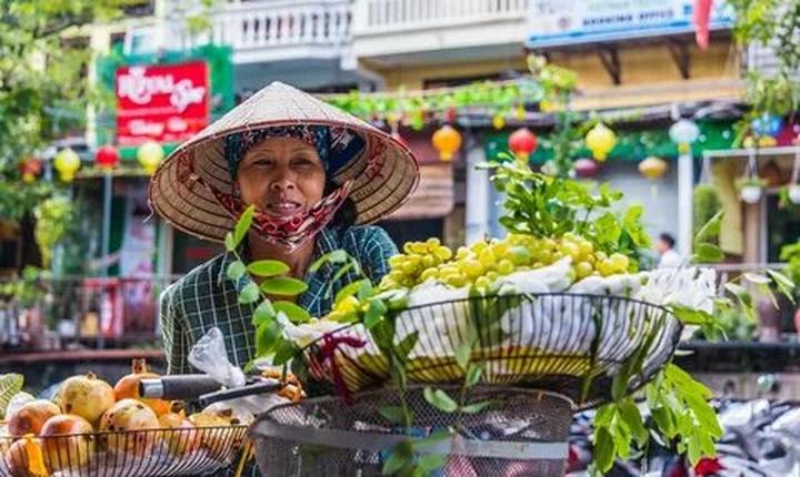 Chuyên gia Hotspot Matrix phân tích: Phương Oanh diện set đồ 50 và marketing video_Công ty TNHH Văn hóa Truyền thông Hotspot Matrix Việt Nam