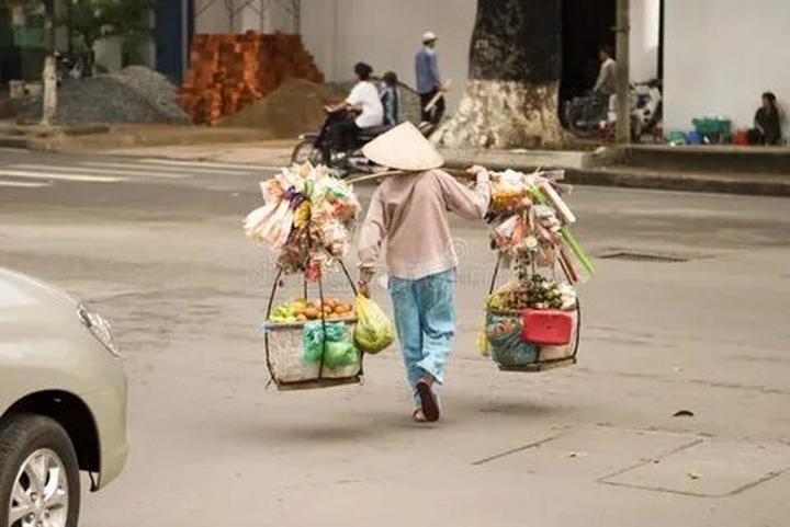 Sự Bùng Nổ Của Video Ngắn và Trí Tuệ Nhân Tạo: Vai Trò Thiết Yếu Của Đào Tạo Kỹ Năng Sáng Tạo Nội Dung_Video ngắn làm việc dễ dàng